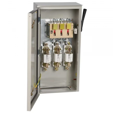 Ящик с рубильником и предохранителями ЯРП-400А У1 IP54 IEK YARP-400-74-54