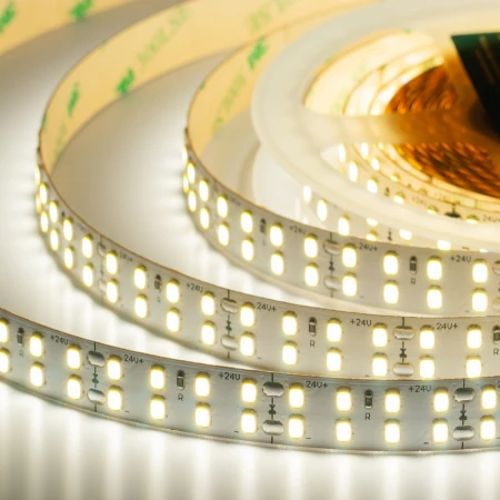 Лента светодиодная ELFLED PRO140, 240/м (2835), 24В, 22Вт/м, 5м, 2ряда, белый нейтральный 4000-4500К ELFLED-24240-PRO140/2-nw Лента светодиодная ELFLED PRO140, 240/м (2835), 24В, 22Вт/м, 5м, 2ряда, белый нейтральный 4000-4500К ELFLED-24240-PRO140/2-nw